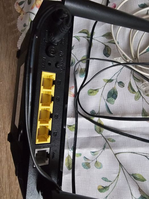 Ruter Asus Model DSL-N16 Wireless-N300 300mbps ADSL
