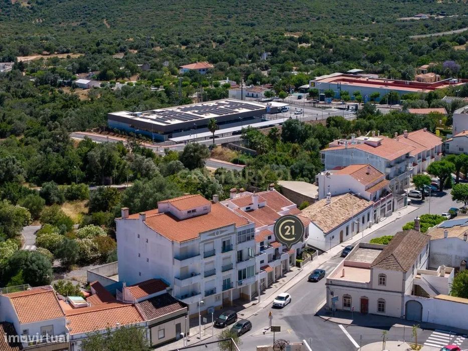 Apartamento com Projeto Aprovado - Rés-do-Chão com Entrada Independent