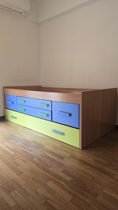 Cama dupla de  solteiro