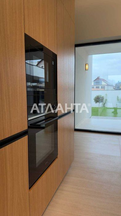 Одноэтажный дом элит класса на 10.66 сотках в Совиньоне