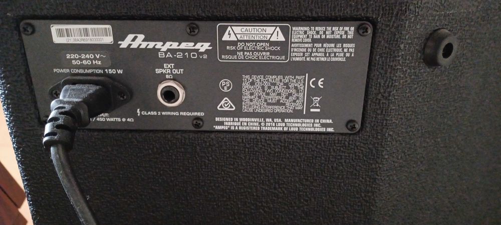 Amplificador de baixo Ampeg BA-210v2 2x10" 450-watt