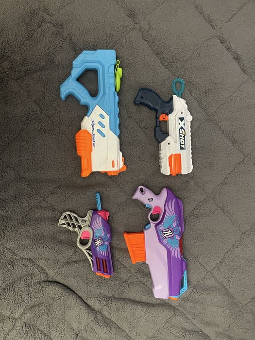 Пістолети Nerf лотом