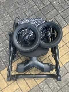 Trio de bebé da Concord modelo Neo Travel Set (Carrinho, alcofa e ovo)