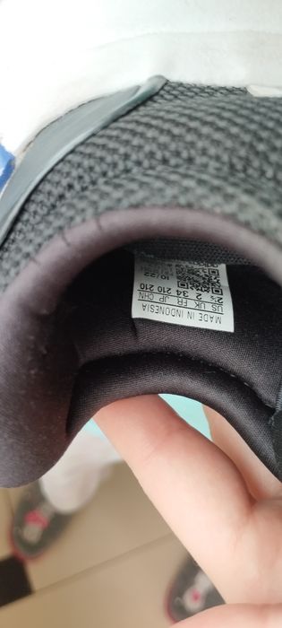 Кросівки   адідас на хлопчика 34 розмір