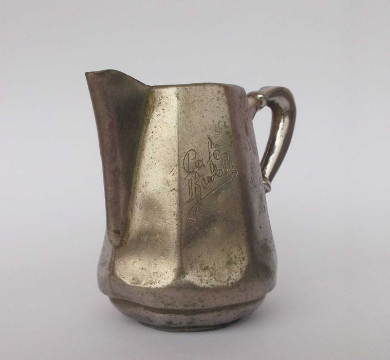 Antiga leiteira publicitária Café Rivoli