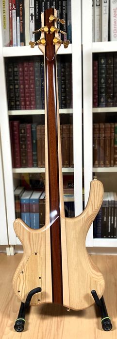 MGBass Desert Buckeye Burl 5 cordas