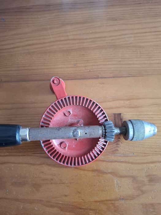 Máquina de furar manual