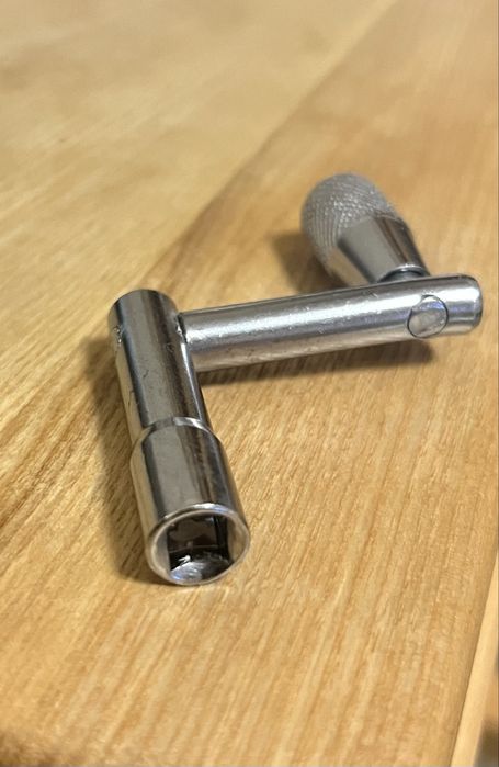 Ключ для налаштування музичних барабанів