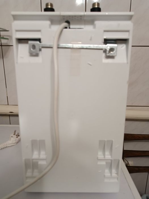 Продам водонагреватель AEG