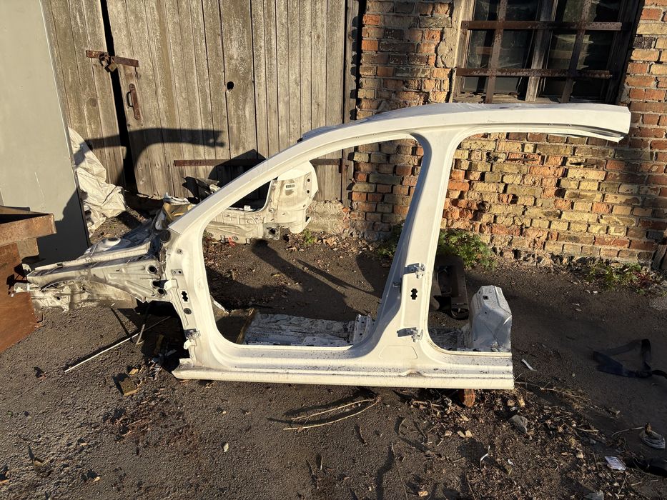 Ліва передня частина кузова Skoda Octavia A7 (FL) Шкода ліфт бек