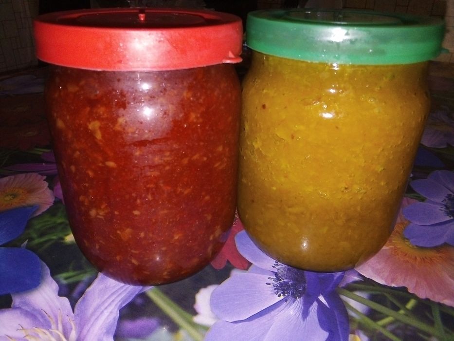 Свіжі айва, малина, смородина з цукром