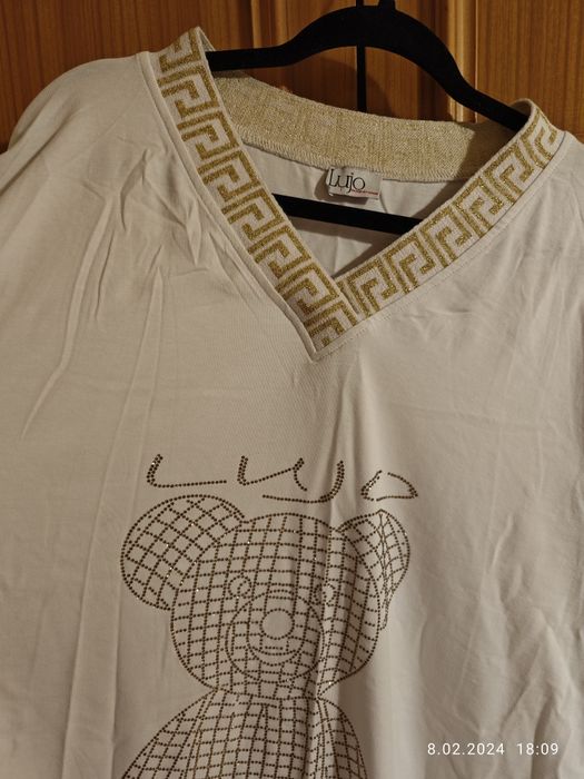 Biała sukienka z misiem