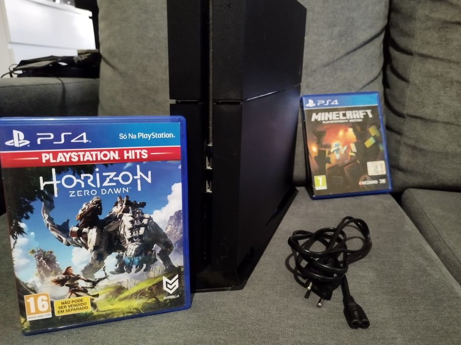 PlayStation 4 1Tb + 2 jogos + cabo de alimentação