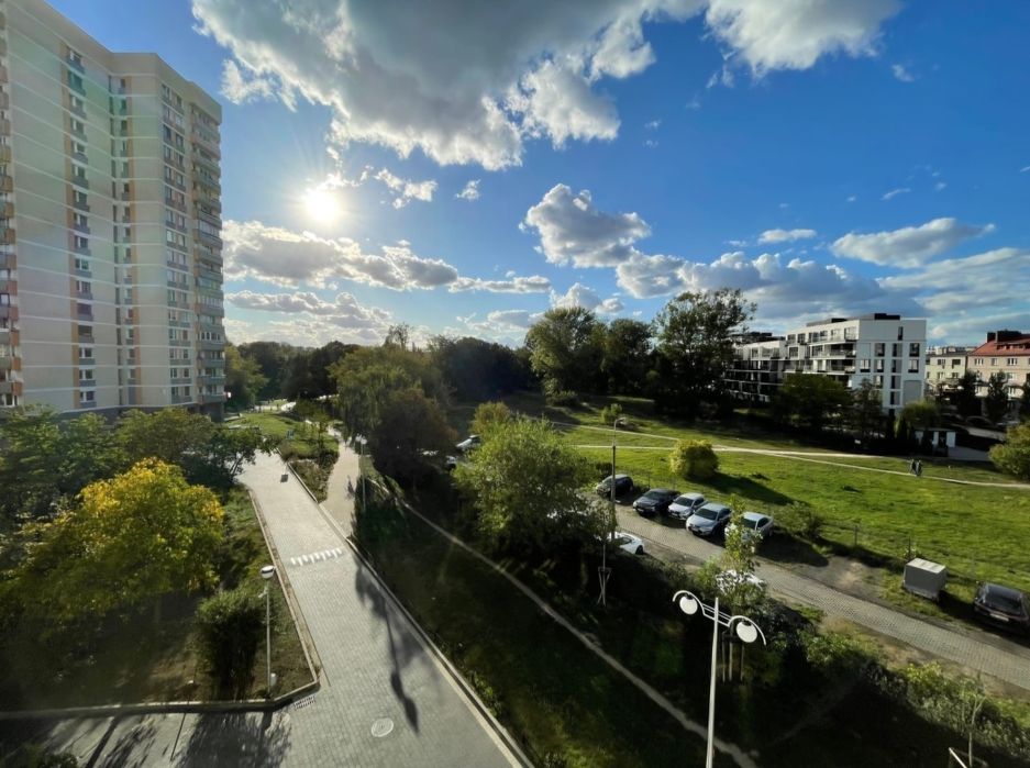 Odświeżony pokój 12 m² przy Parku Skaryszewskim - widok na park