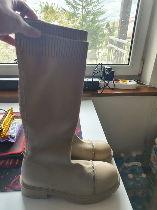 buty nowe nie używane bezowe
