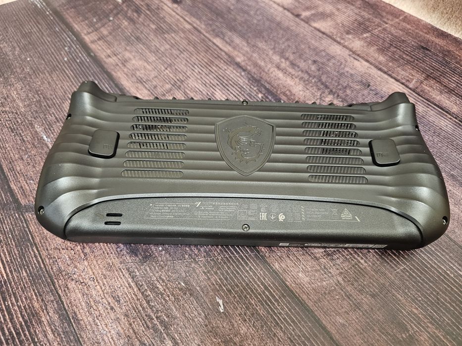 Ігрова консоль MSI Claw 8 AI+ (Core Ultra 7 258V) + чохол-бампер, гарантія