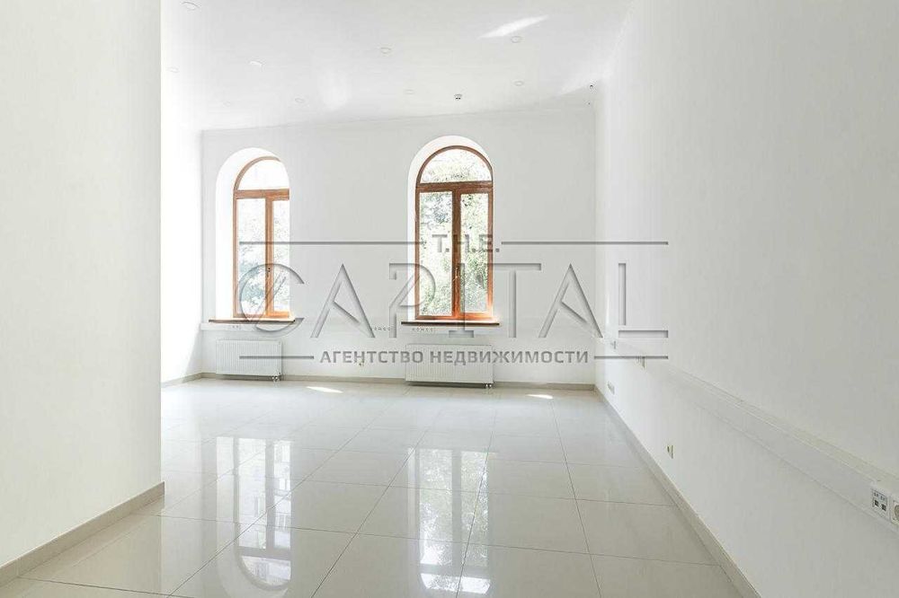 Окремо стояча клініка з обладнанням і технікою, 2500м, Дарницький р-н