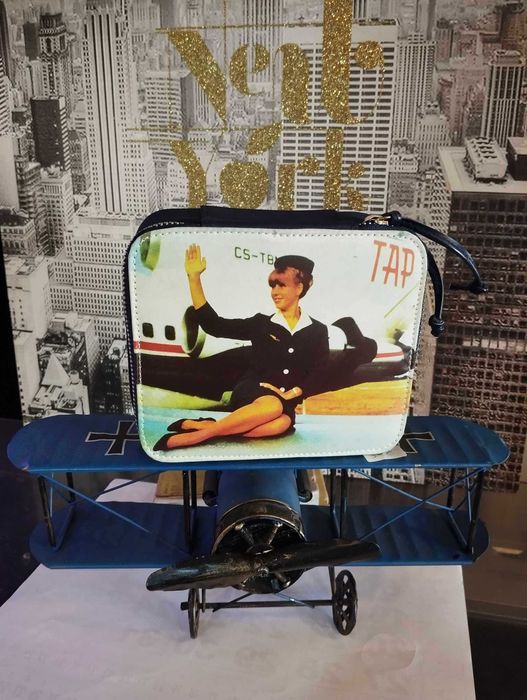 Bolsa Vintage de Mão para Maquilhagem da " TAP "