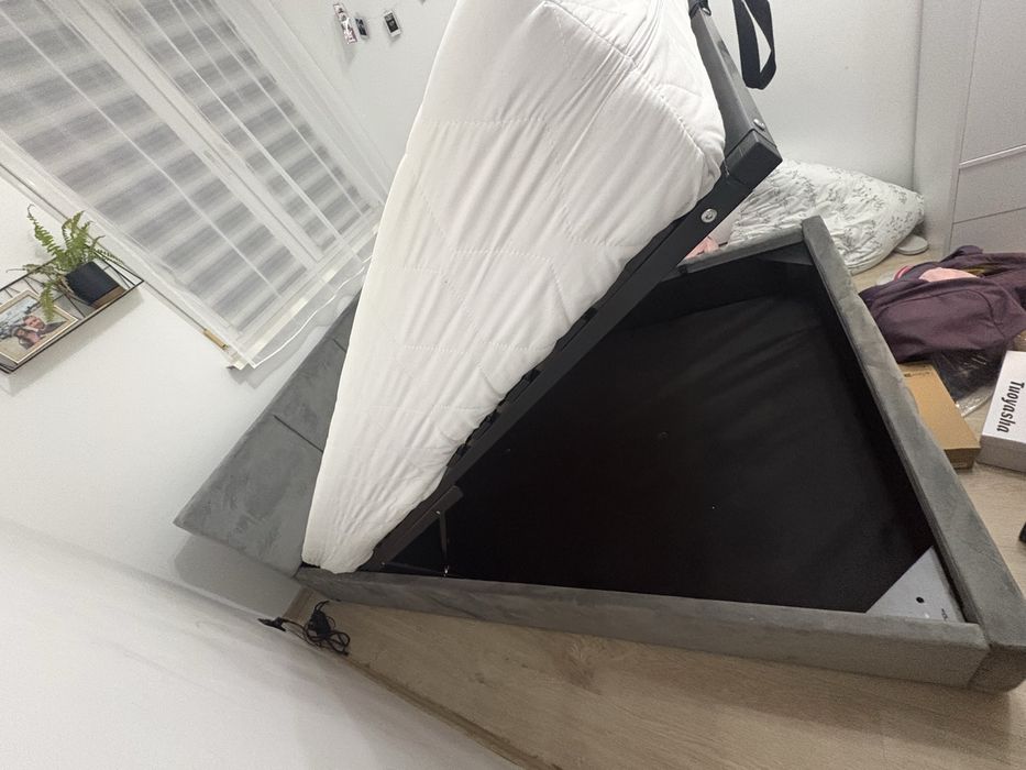 Lózko nowe z materacem piankowym