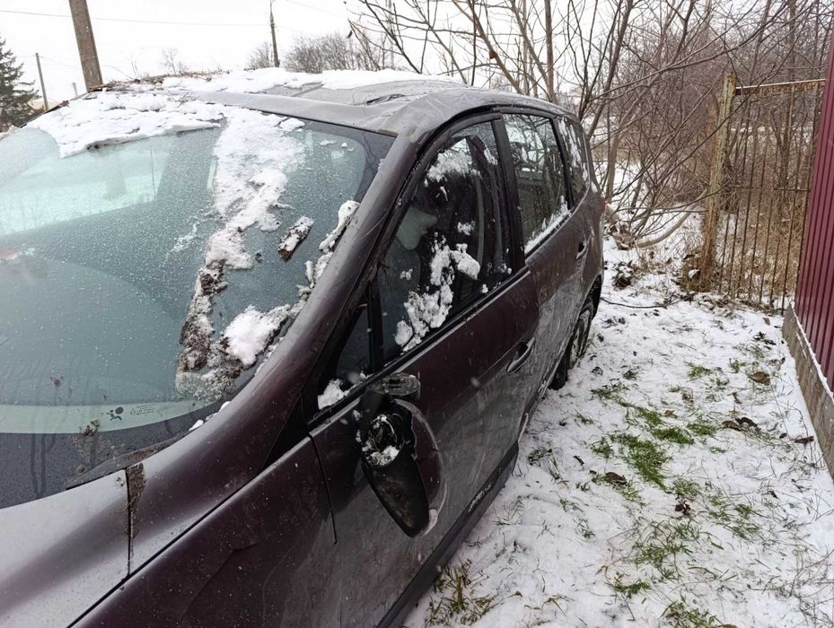 Продам авто, потребує кузовних робіт