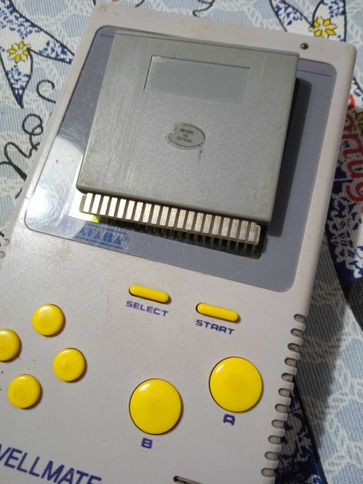 Jogo dois em um tipo game Boy, não respondo a mensagem