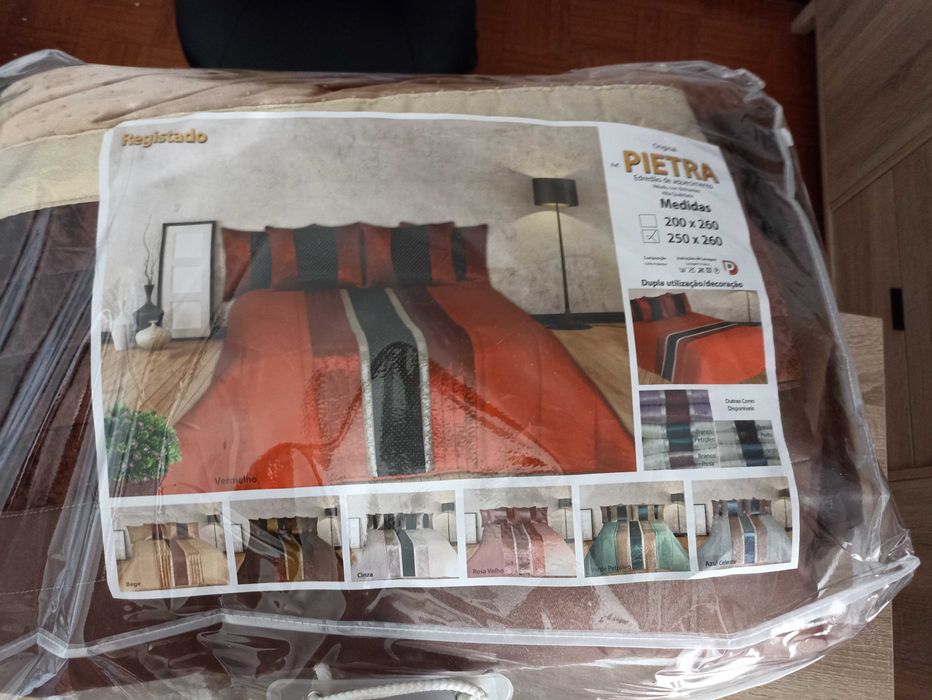 Edredão Pietra castanho e dourado