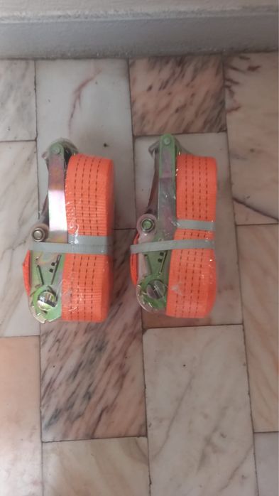 Vendo Cintos de Segurança de Carga.