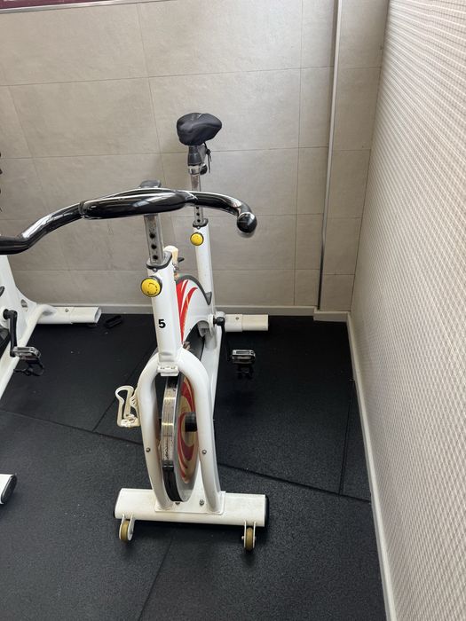Bicicleta de Indoor Cycling / Spinning Profissional