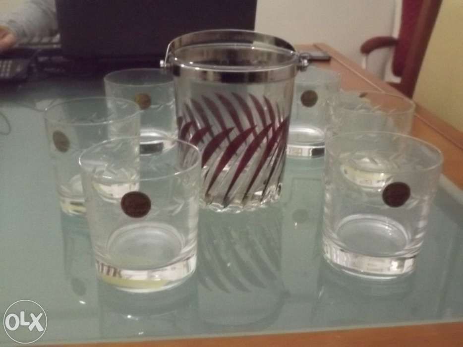 Copos cristal e balde gelo