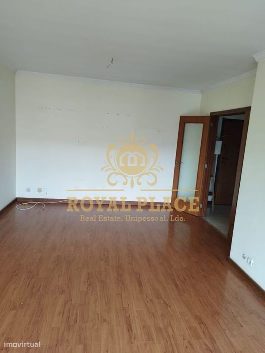 Apartamento T2, Paços de Brandão