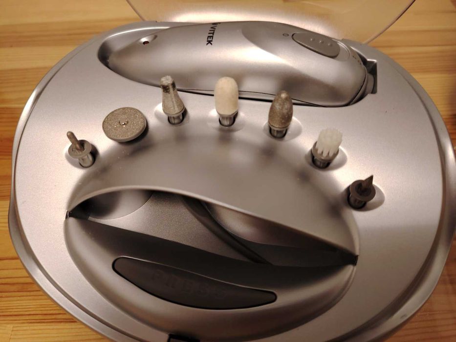 Набір для манікюра Vitek