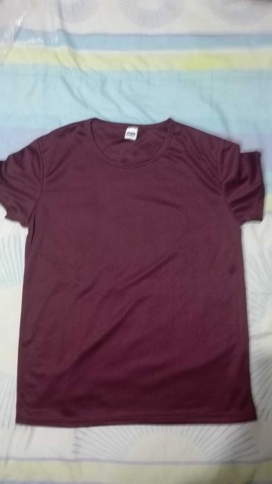 T-shirts cores variadas