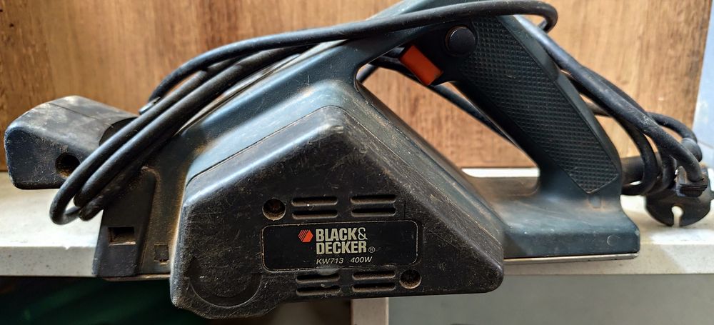 Plaina elétrica Black & Decker