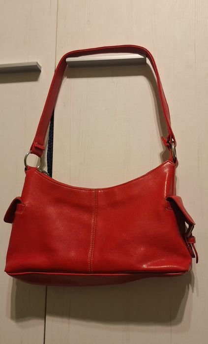 Elegancka czerwona torebka w stylu Y2K