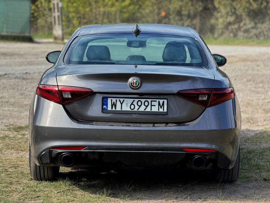 Alfa Romeo Giulia 2023 – stan jak nowy