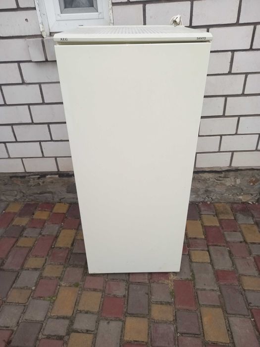 Продам холодильник AEG