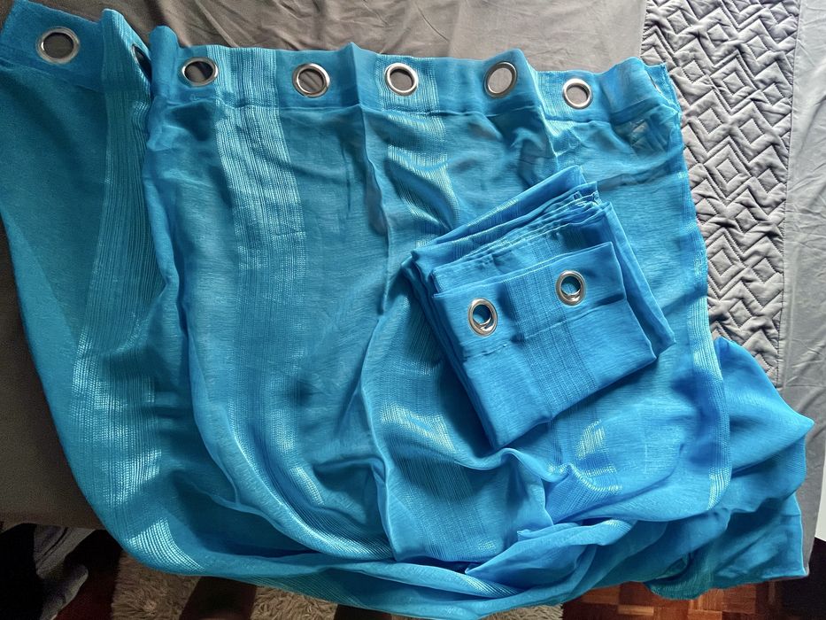 2 Cortinados + 2 Almofadas (€4/cada)