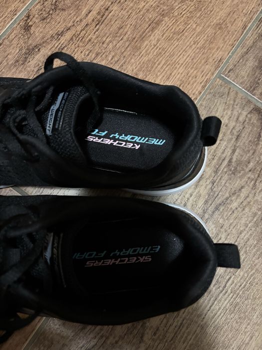Кросівки Skechers
