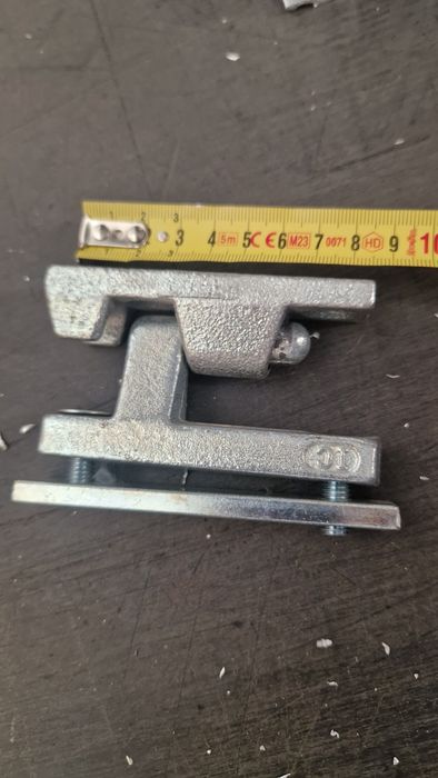 Fechos dobradiças ferragens taipais aluminio