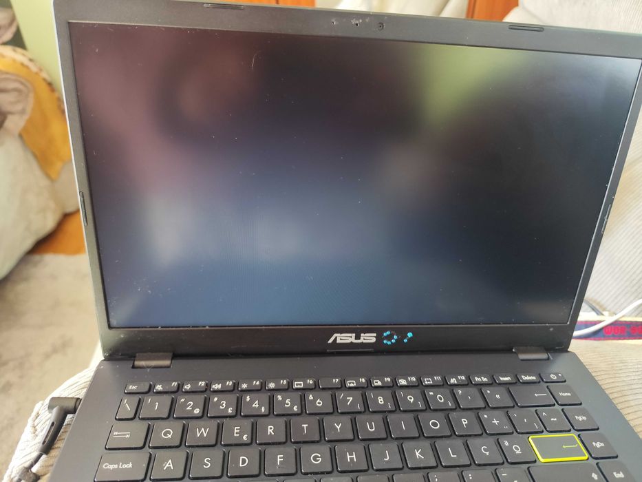 Laptop445597876696524803