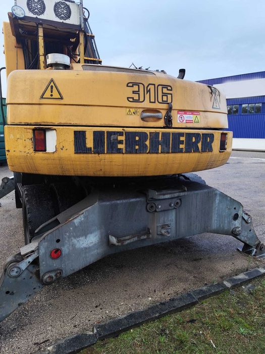 Giratória Liebherr 316 Litronic – Excelente oportunidade!