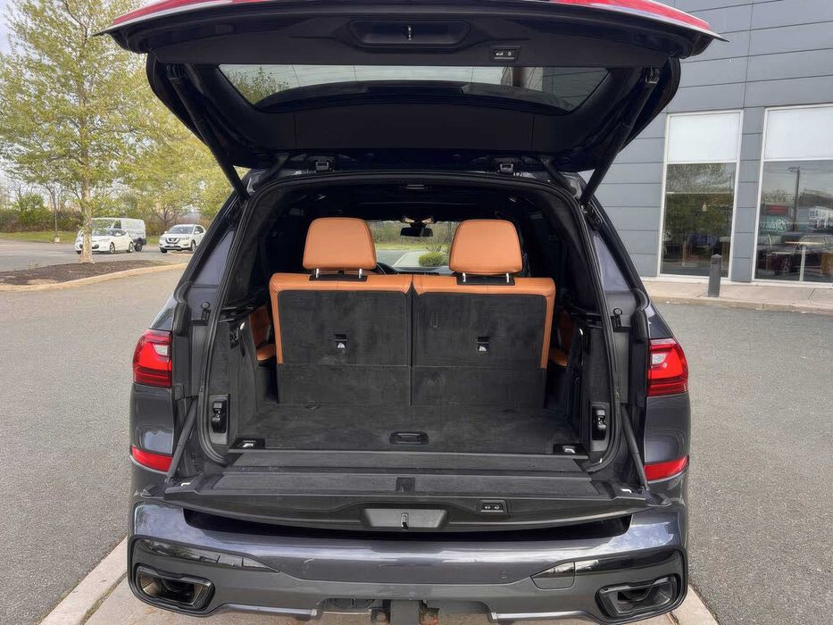 BMW X7      2020