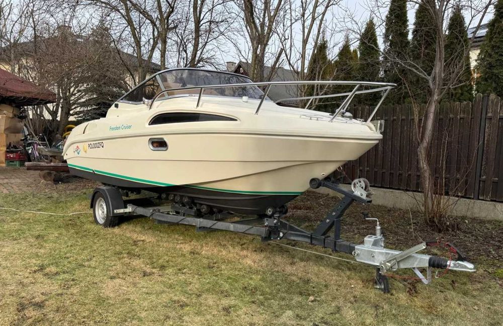 Łódź motorowa, kabinowa RIO 550 cruiser Mercruiser 3.0L 135KM
