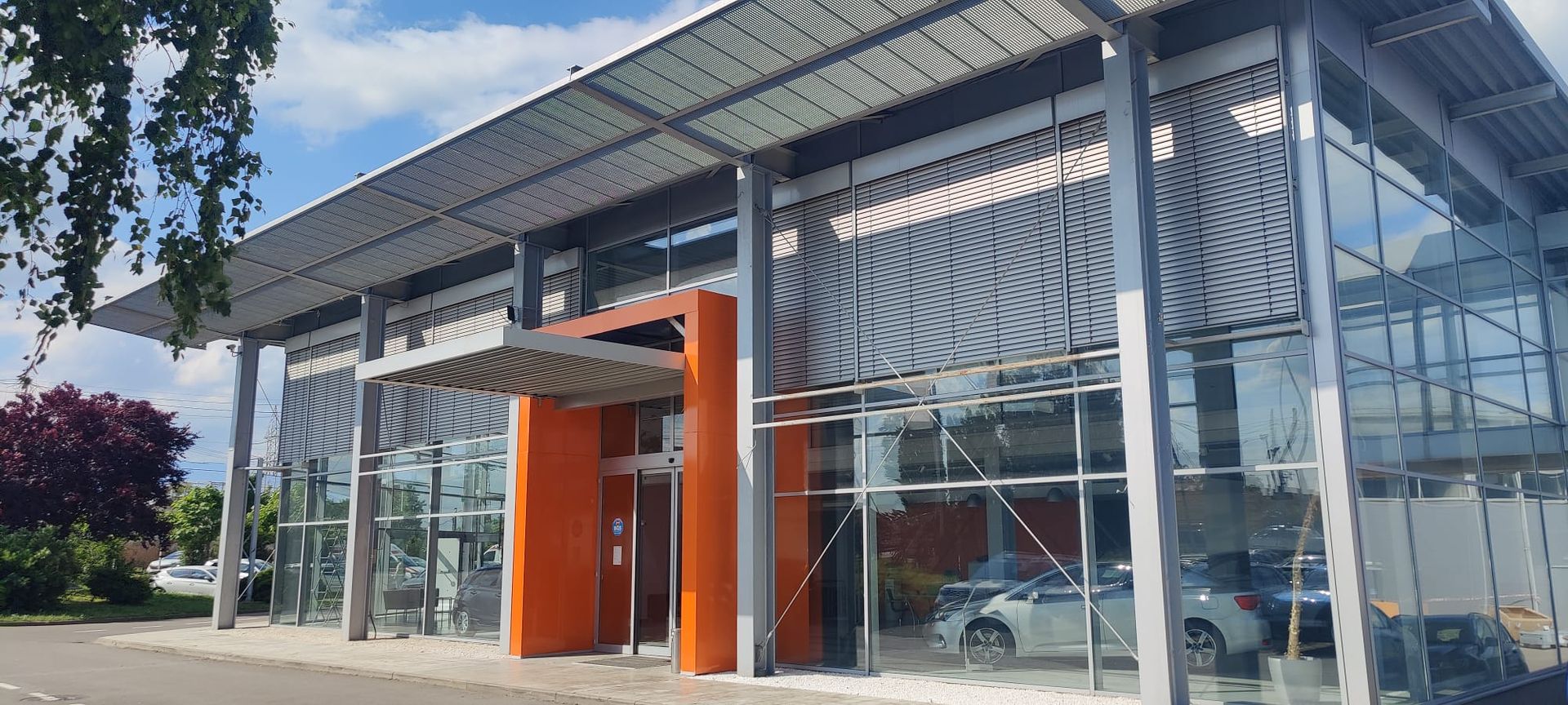 ROADHILL AUTOMOTIVE top banner
