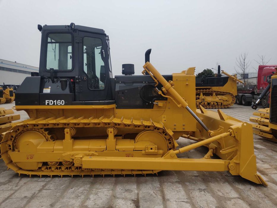 Бульдозер Lovol FD160