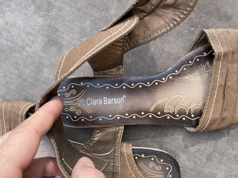 Женские босоножки Clara Barson