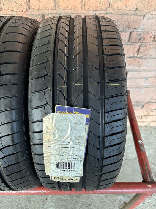Пара Літніх шин 245/45R17 Good Year
