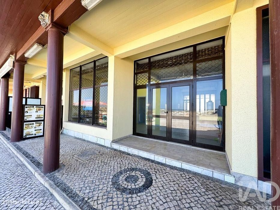Loja / Estabelecimento Comercial em Vieira de Leiria de 101,00 m2
