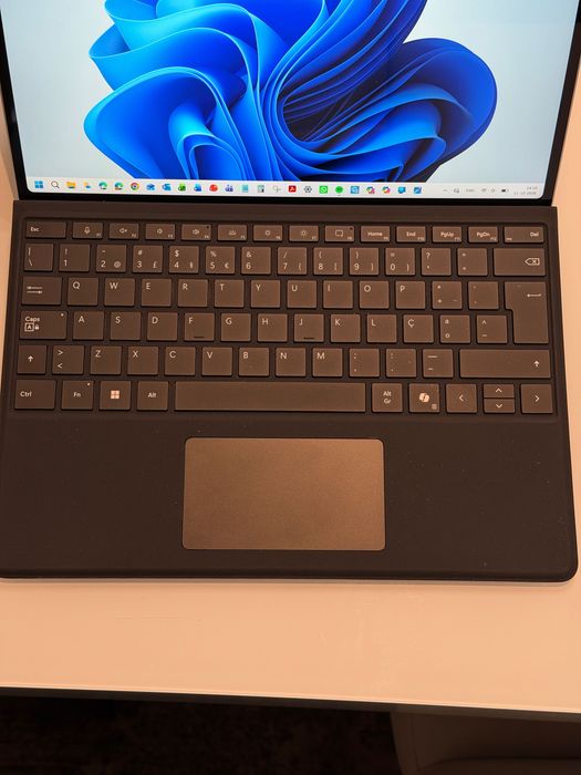 Microsoft Surface Pro 11 – 16GB / 512GB – Como Novo!