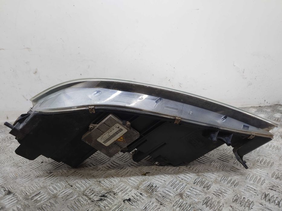 Mazda 6 I GG Lampa Prawa Przednia Prawy Przód Xenon
